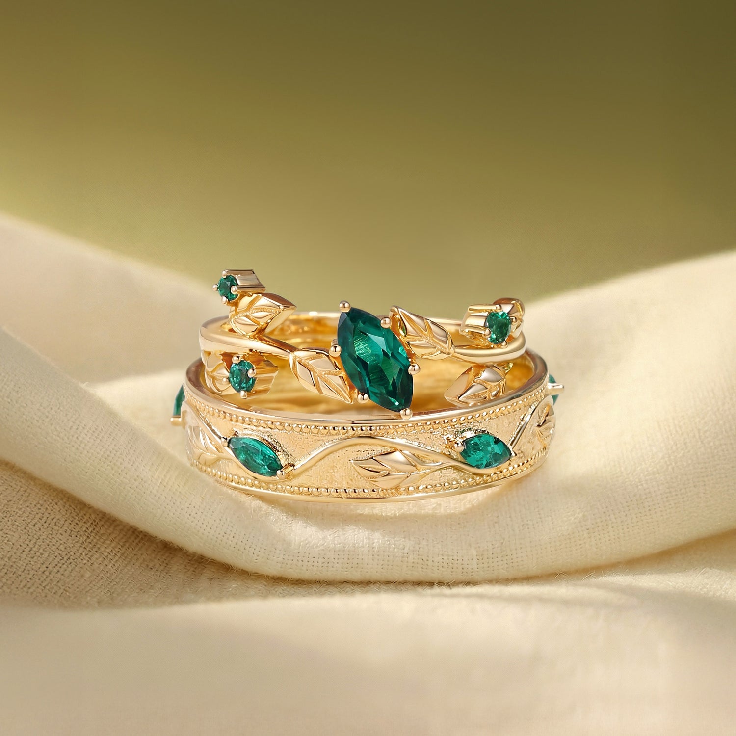Couple Ring - Emerald Engagement Couple Ring Set