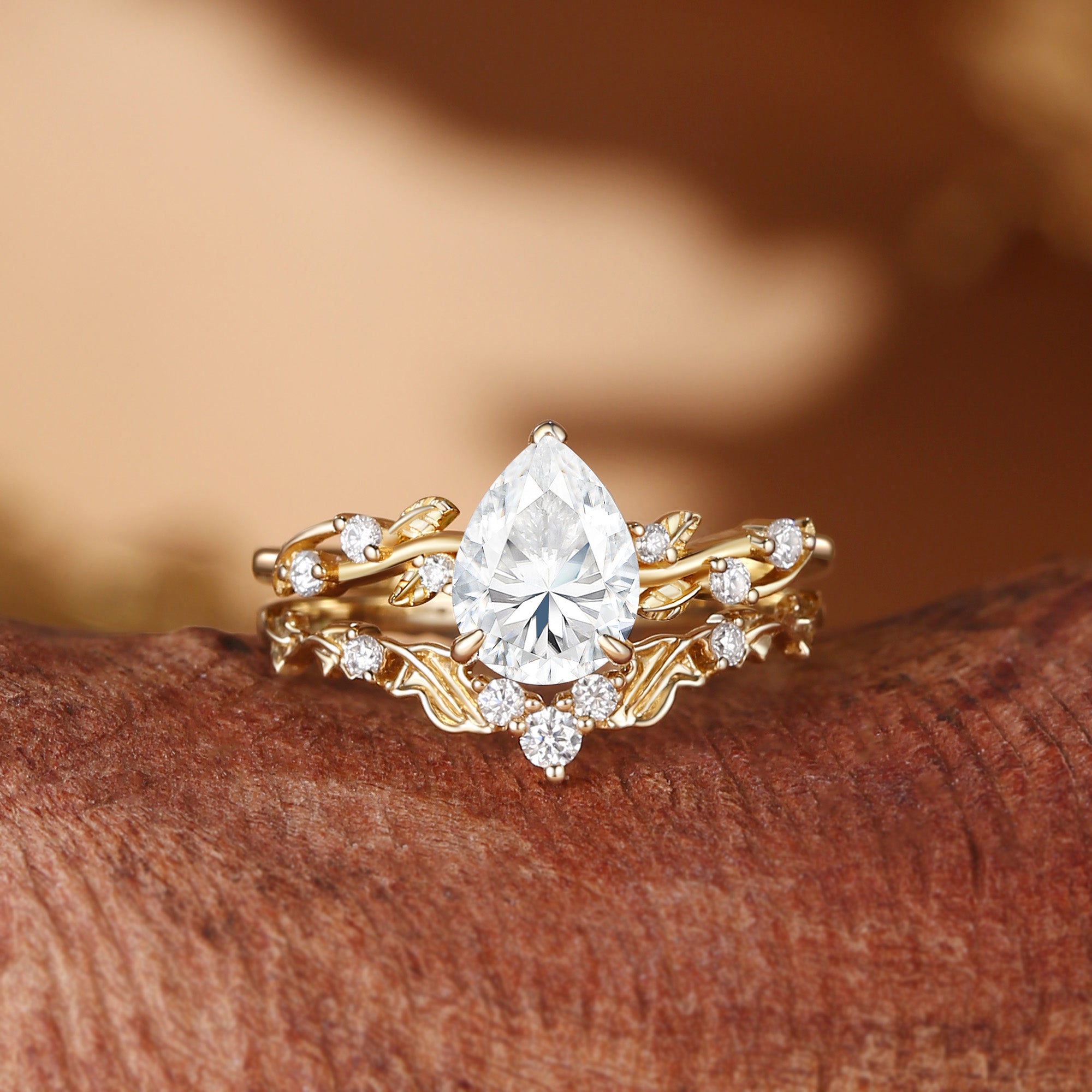 Clarissa - Pear Cut Moissanite Vine Inspired Leafy Bridal Set 2pcs