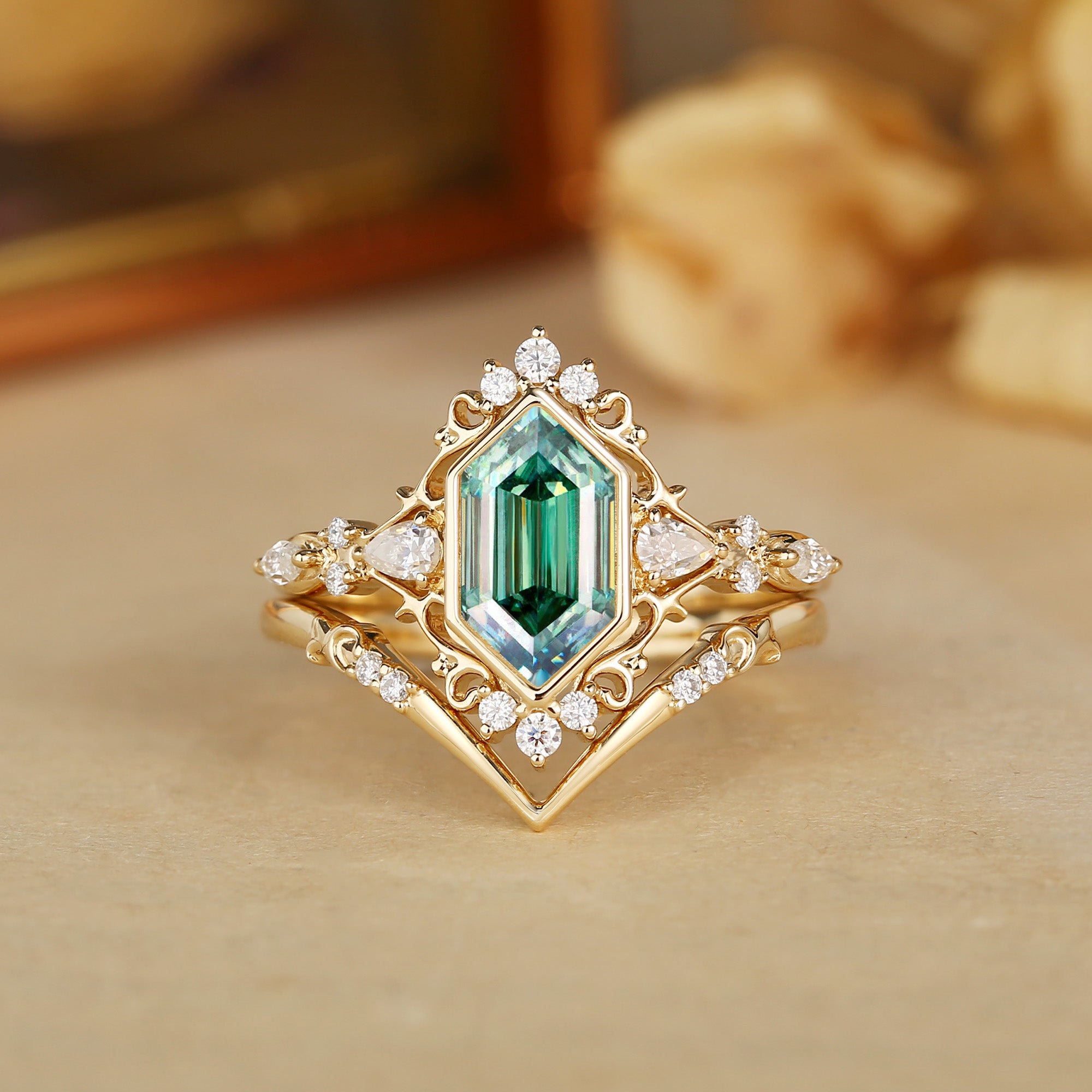 Hexagon Cut Green Moissanite Princesscore Vintage Bridal Set 2pcs - Swan