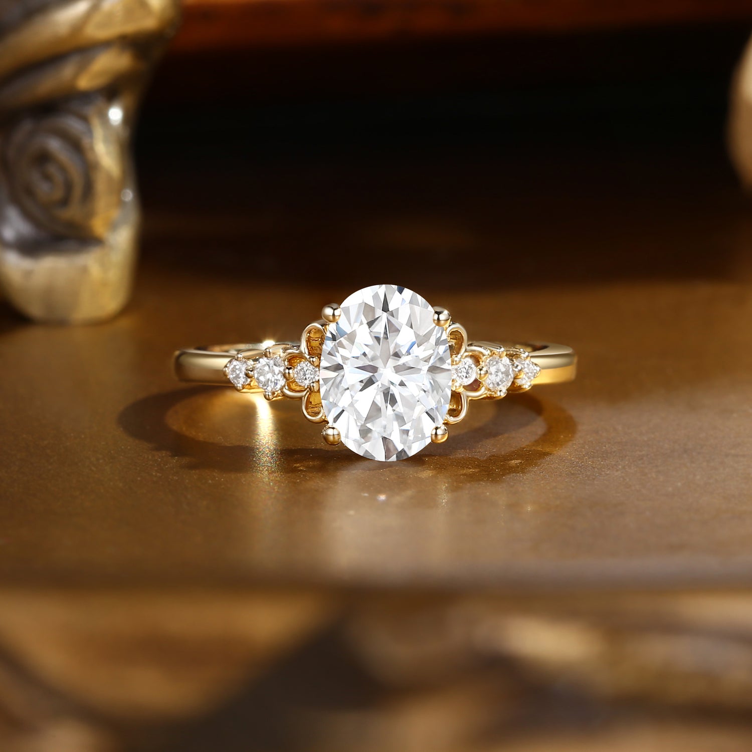Oval Cut Moissanite Vintage Relief Engagement Ring - Swan Princess